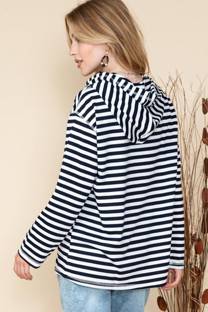 Stripe Print Kangaroo Pocket Drawstring Hoodie - Vesteeto