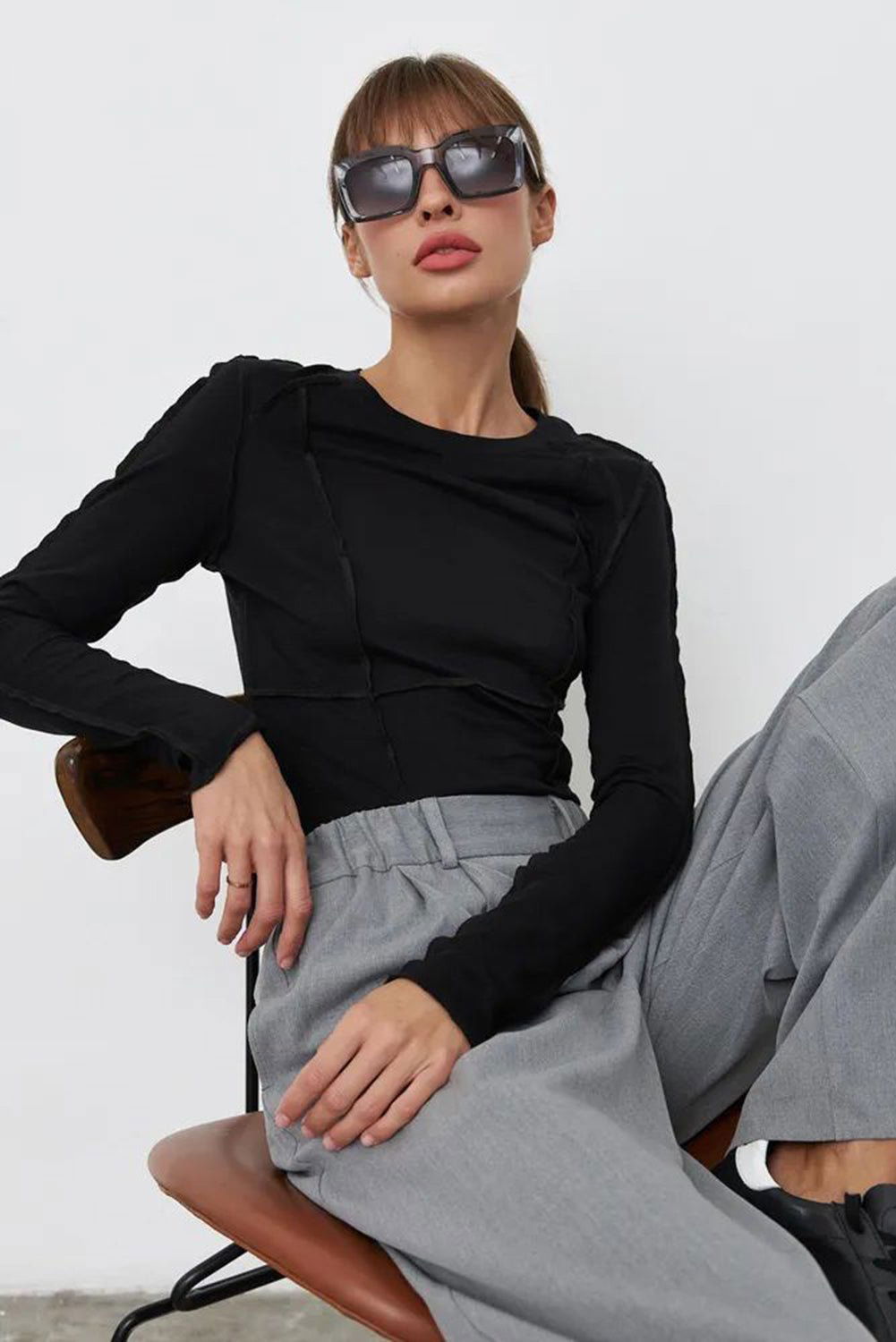 Black Solid Color Exposed Seam Long Sleeve Top - Vesteeto