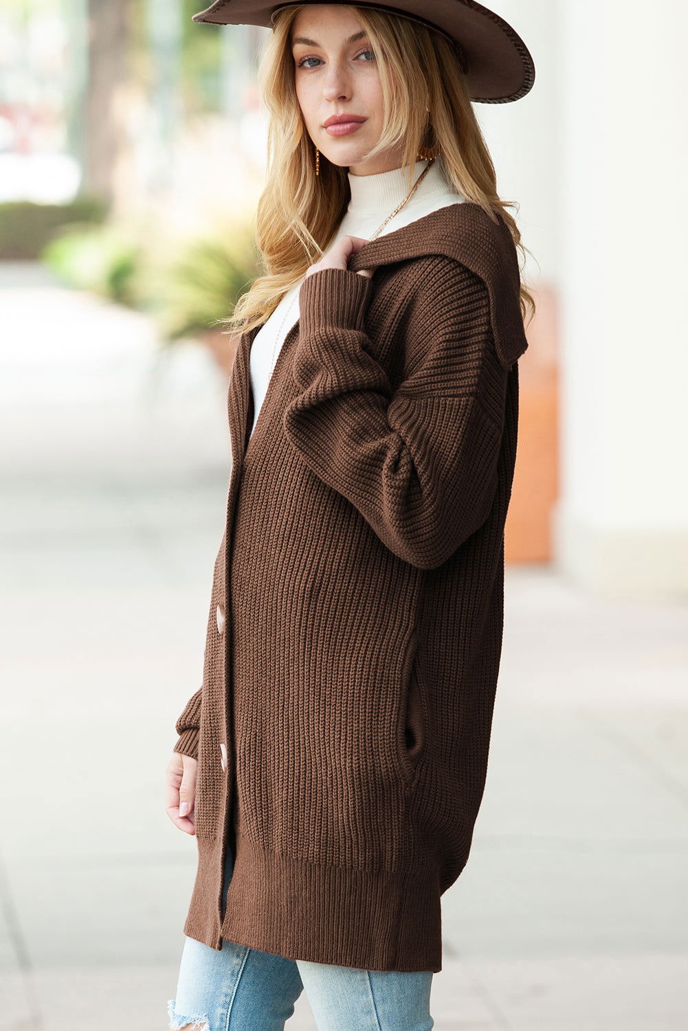 Brown Pocketed Button Up Chunky Knit Cardigan - Vesteeto