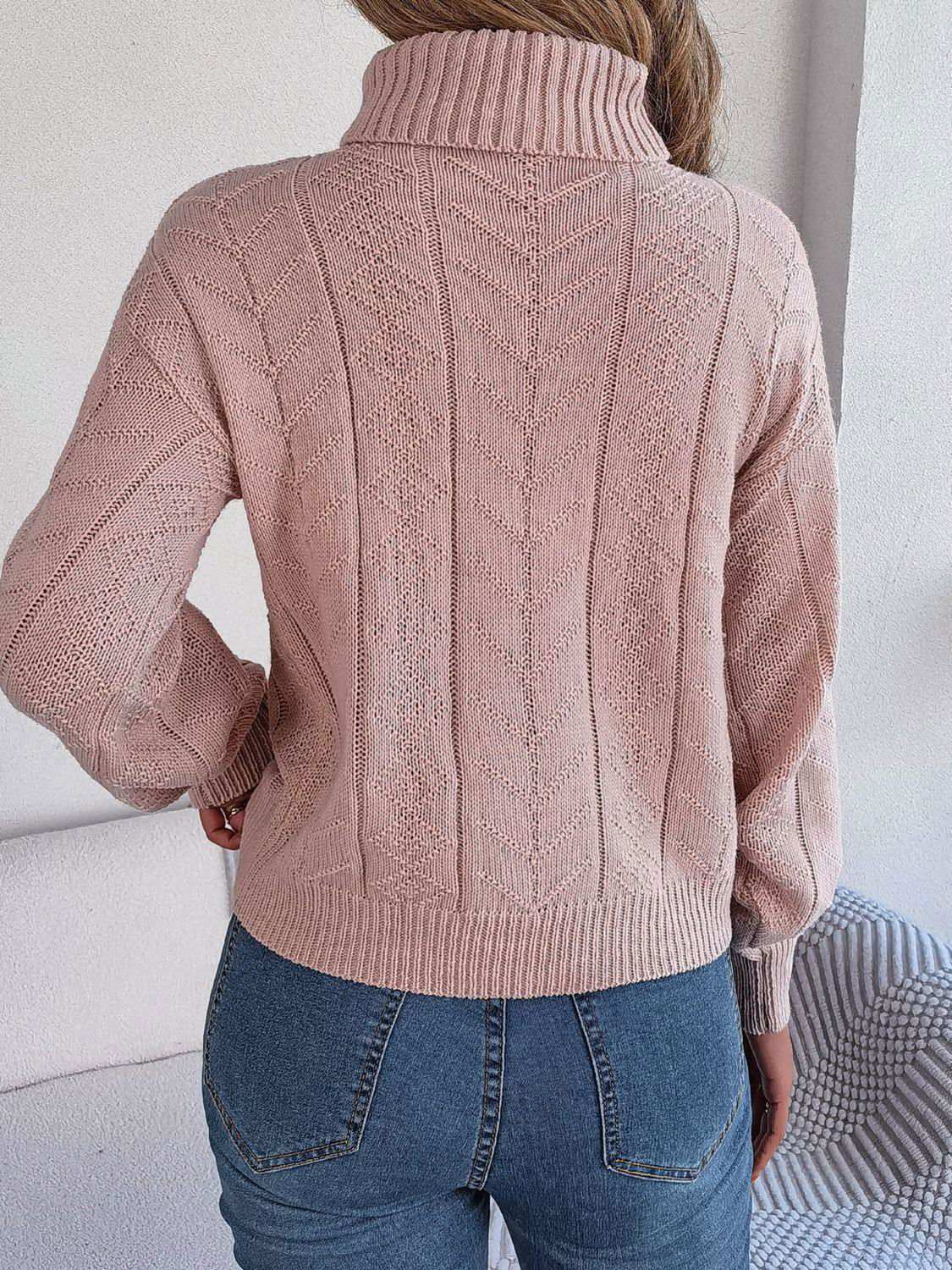 Cable-Knit Turtleneck Sweater - Vesteeto