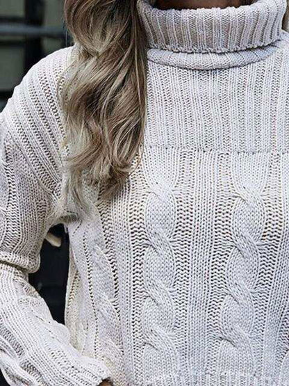 Cable-Knit Turtleneck Sweater - Vesteeto