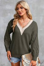 Contrast V-Neck Sweater - Vesteeto