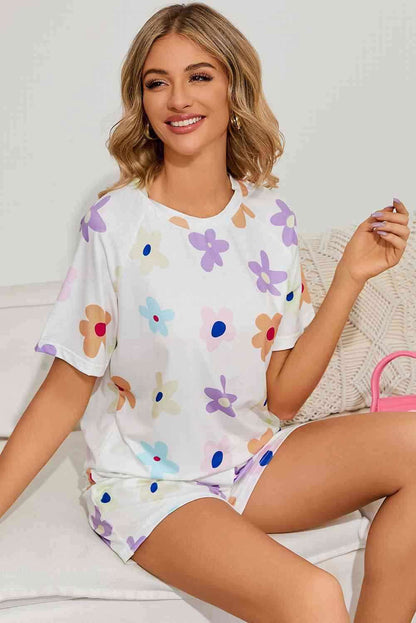 Floral Round Neck Raglan Sleeve Top and Shorts Lounge Set - Vesteeto