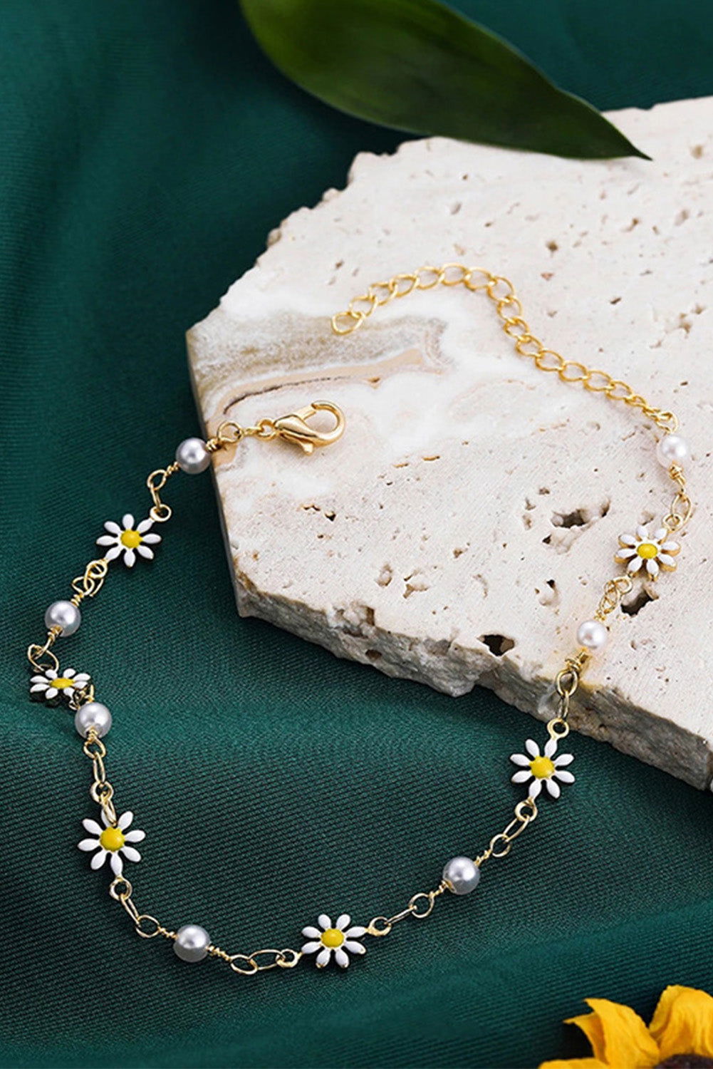 Gold Daisy & Pearl Chain Anklet - Vesteeto