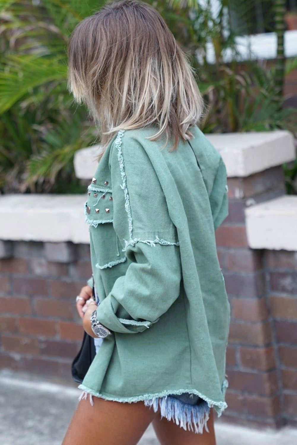 Green Frayed Trim Vintage Rivet Denim Jacket - Vesteeto