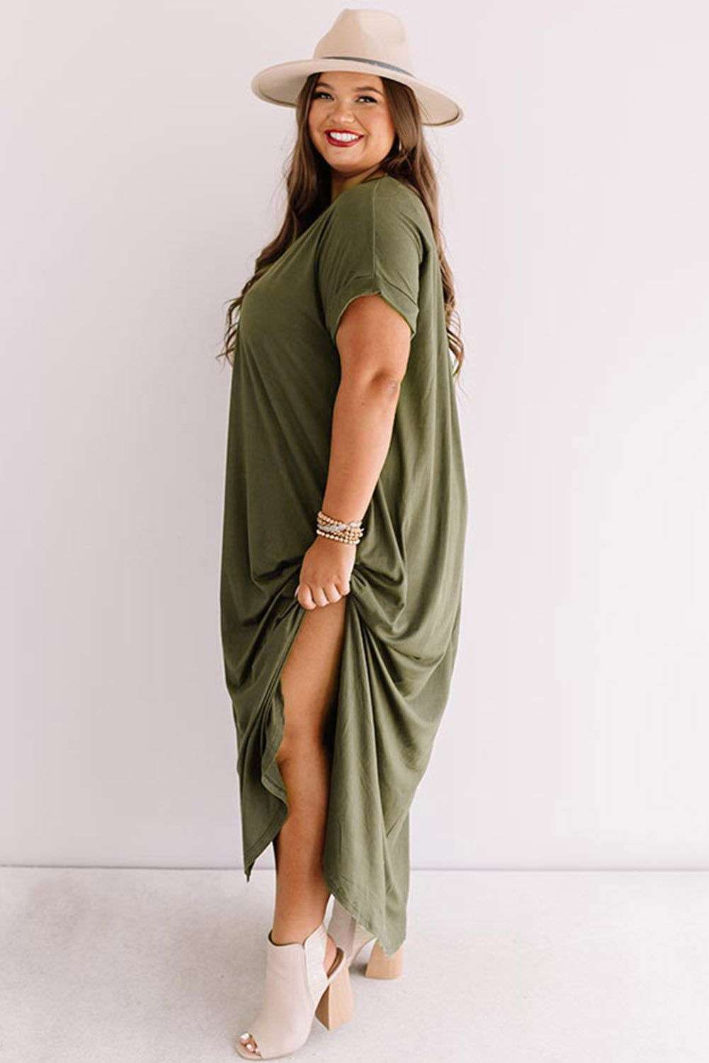 Green V Neck Rolled Cuffs Plus Size Maxi Dress - Vesteeto