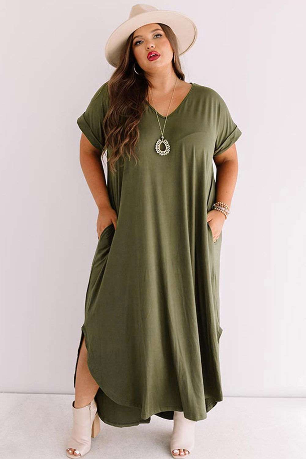 Green V Neck Rolled Cuffs Plus Size Maxi Dress - Vesteeto