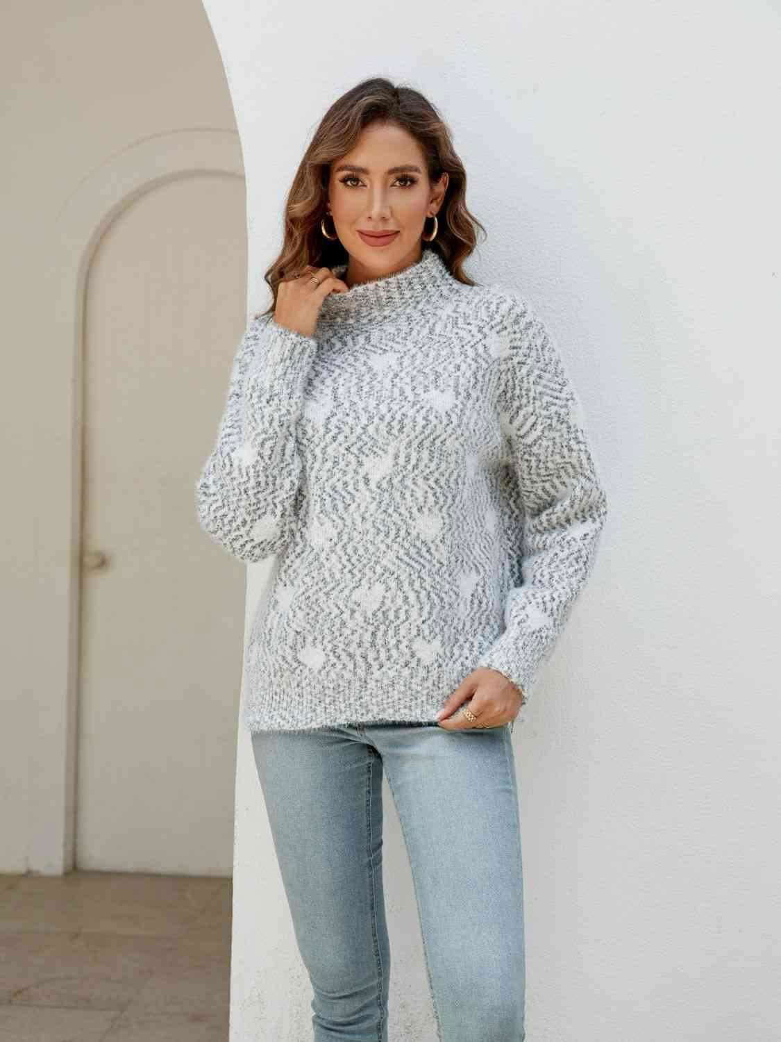 Heart Mock Neck Sweater - Vesteeto