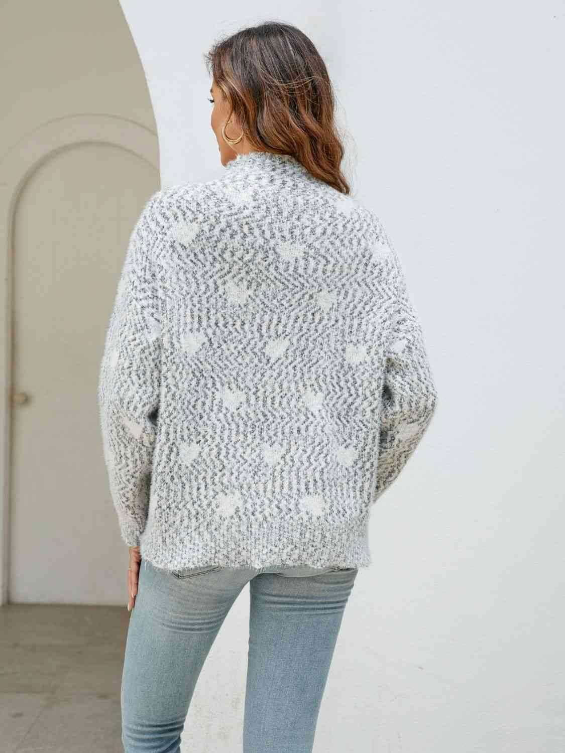 Heart Mock Neck Sweater - Vesteeto