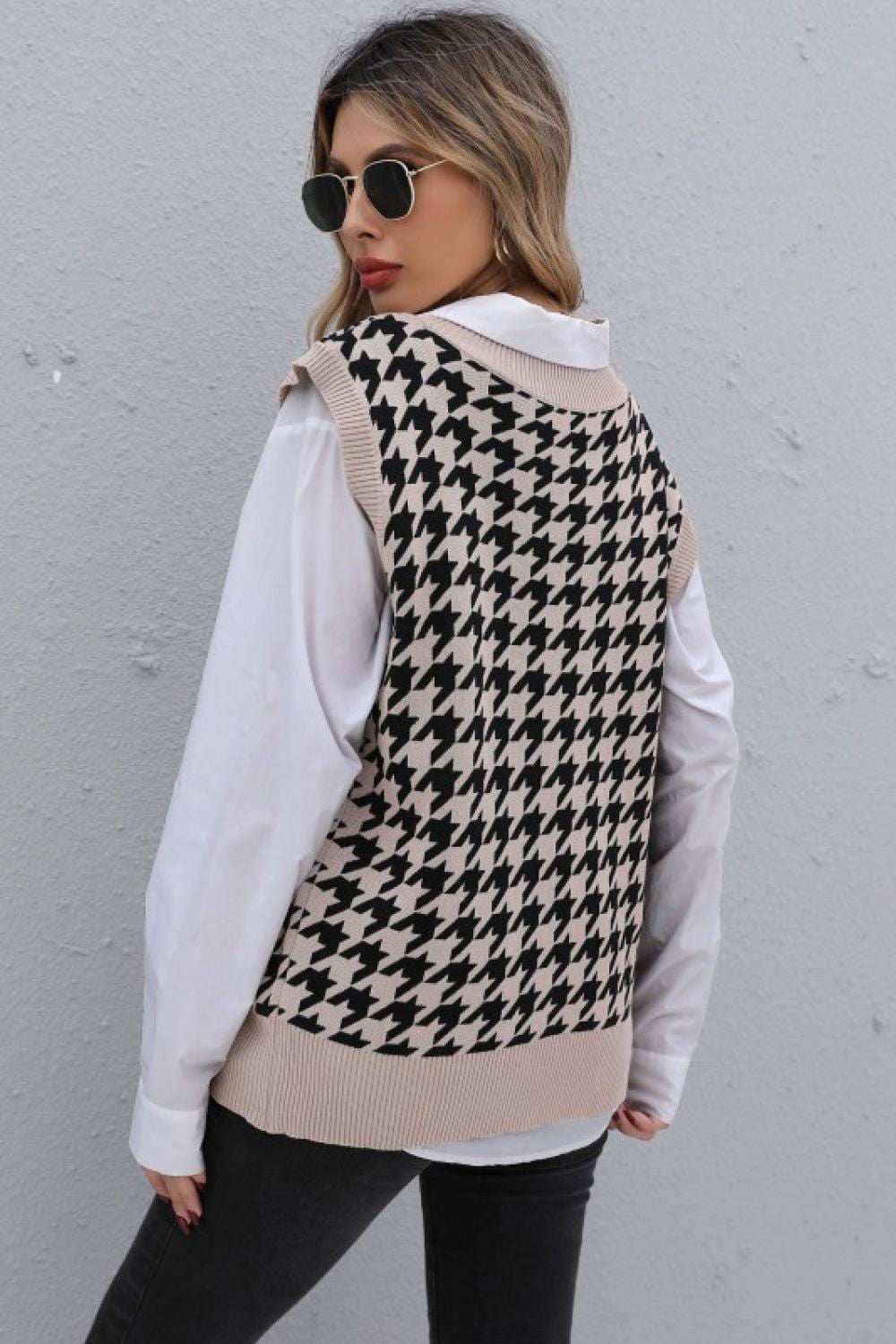 Houndstooth V-Neck Knit Vest - Vesteeto