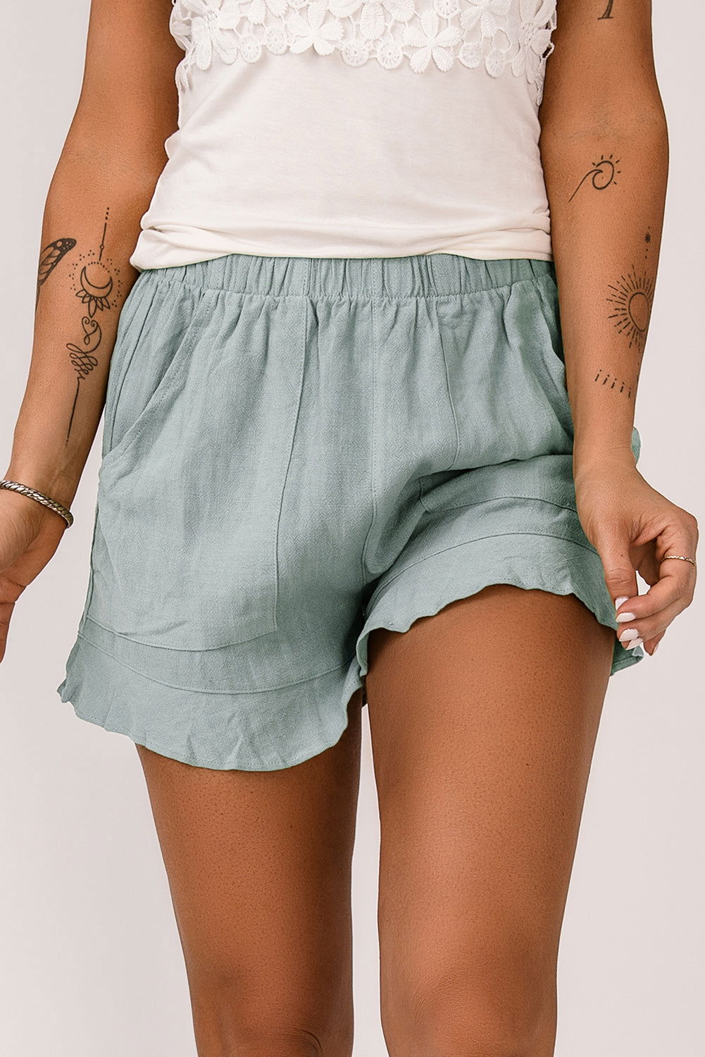 Khaki Casual Pocketed Ruffle High Waist Shorts - Vesteeto