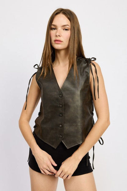 LEATHER VEST WITH LACE DETAIL - Vesteeto