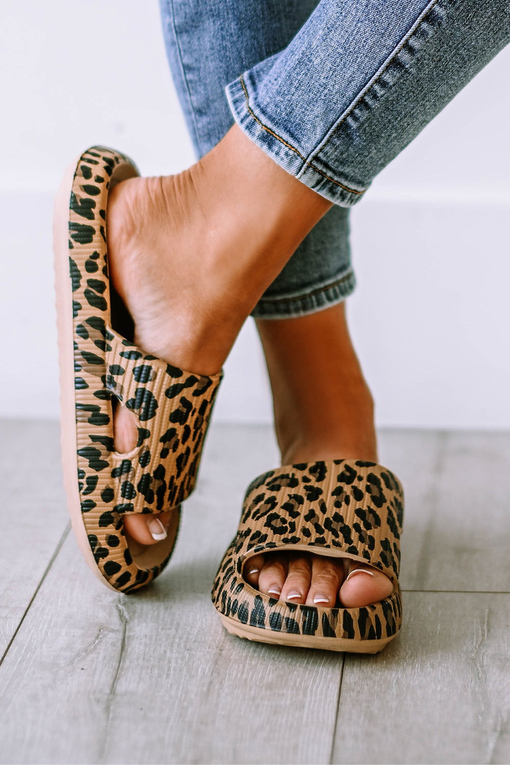 Leopard Cloud Slides Thick Flat Slides Shoes - Vesteeto