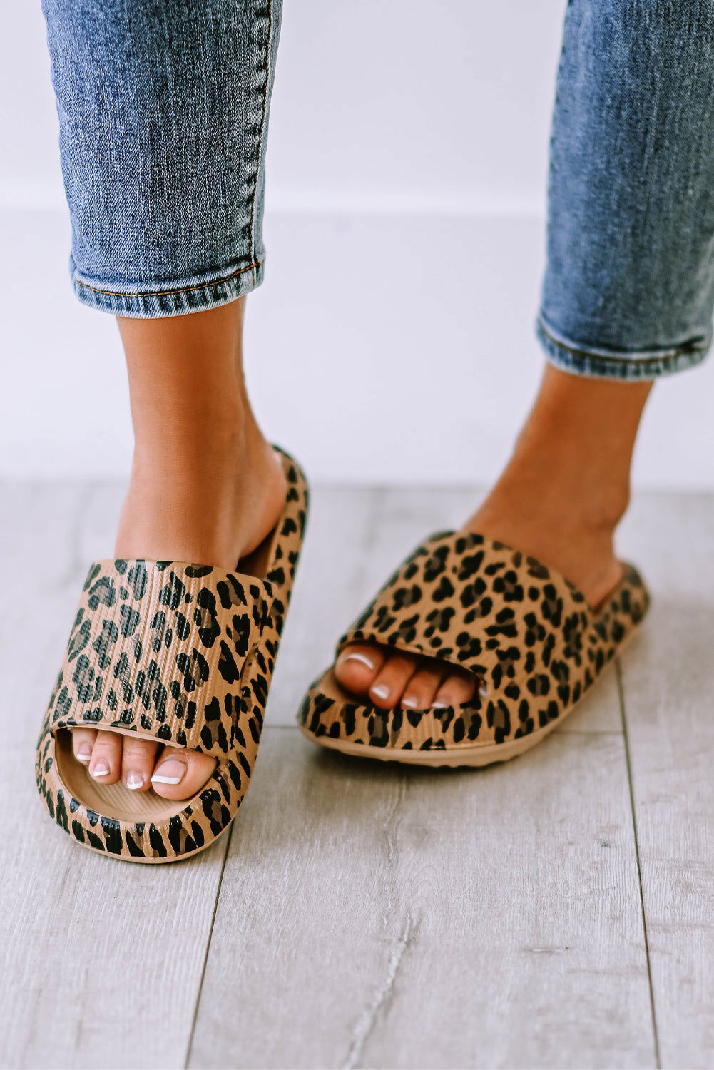 Leopard Cloud Slides Thick Flat Slides Shoes - Vesteeto