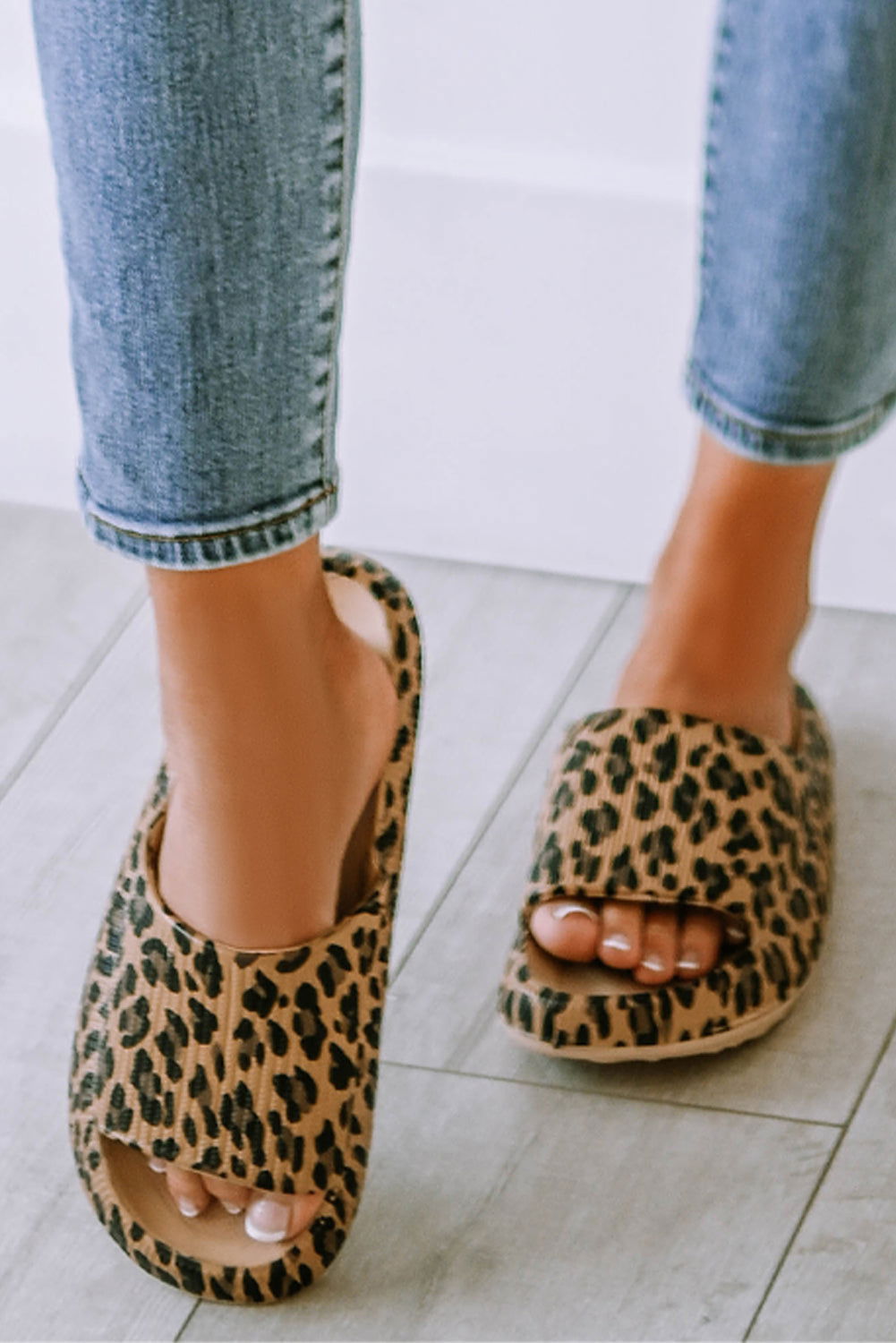 Leopard Cloud Slides Thick Flat Slides Shoes - Vesteeto