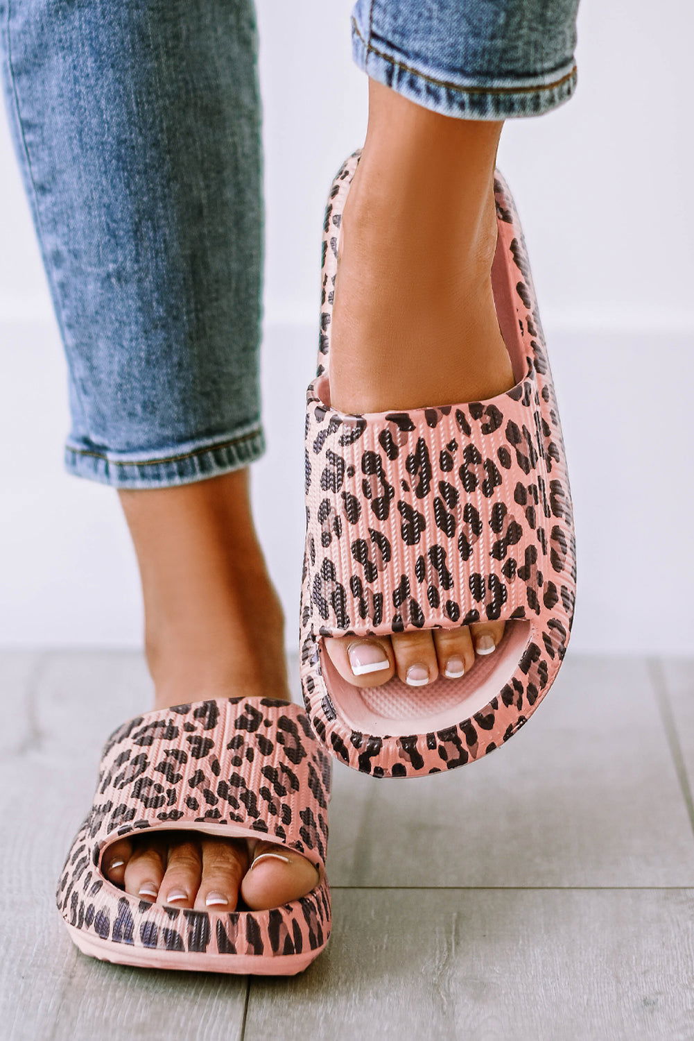 Leopard Cloud Slides Thick Flat Slides Shoes - Vesteeto