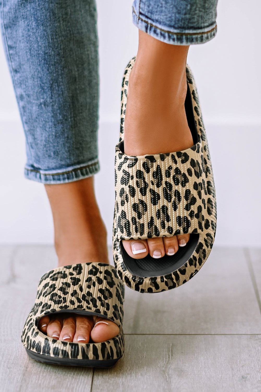 Leopard Cloud Slides Thick Flat Slides Shoes - Vesteeto