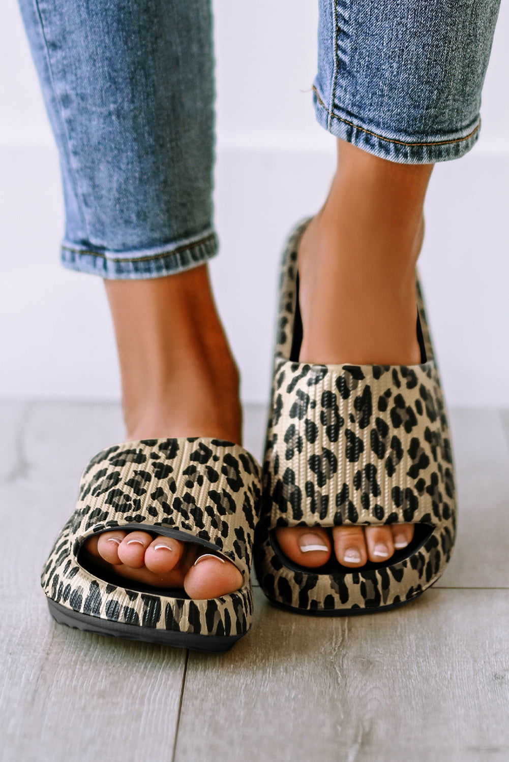 Leopard Cloud Slides Thick Flat Slides Shoes - Vesteeto