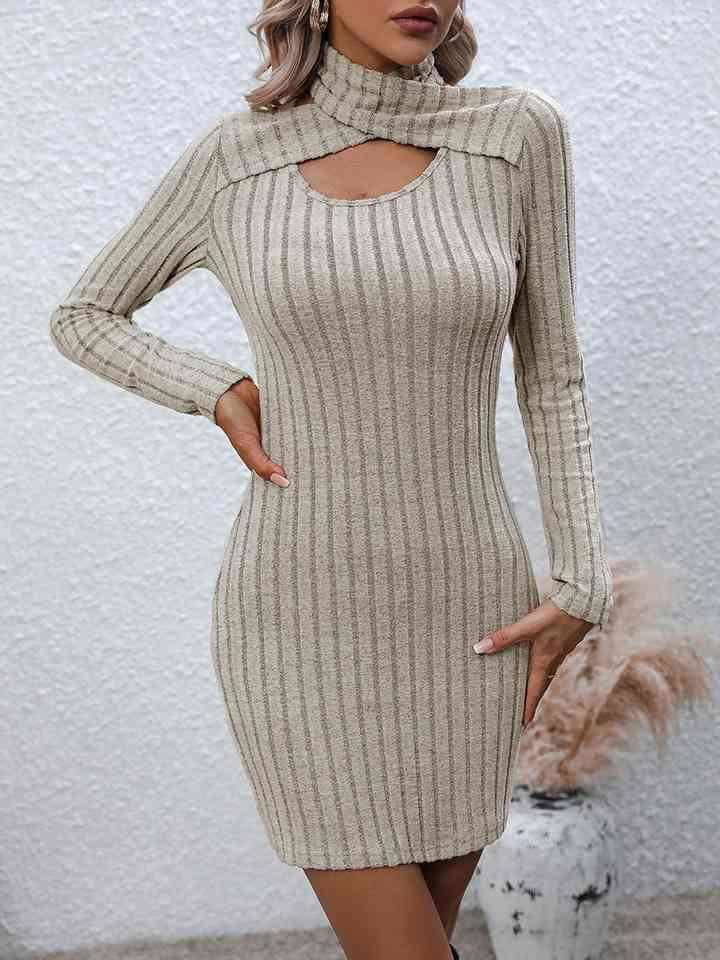 Long Sleeve Ribbed Sweater Dress - Vesteeto