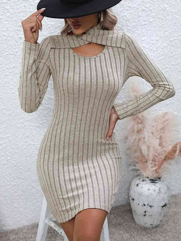 Long Sleeve Ribbed Sweater Dress - Vesteeto