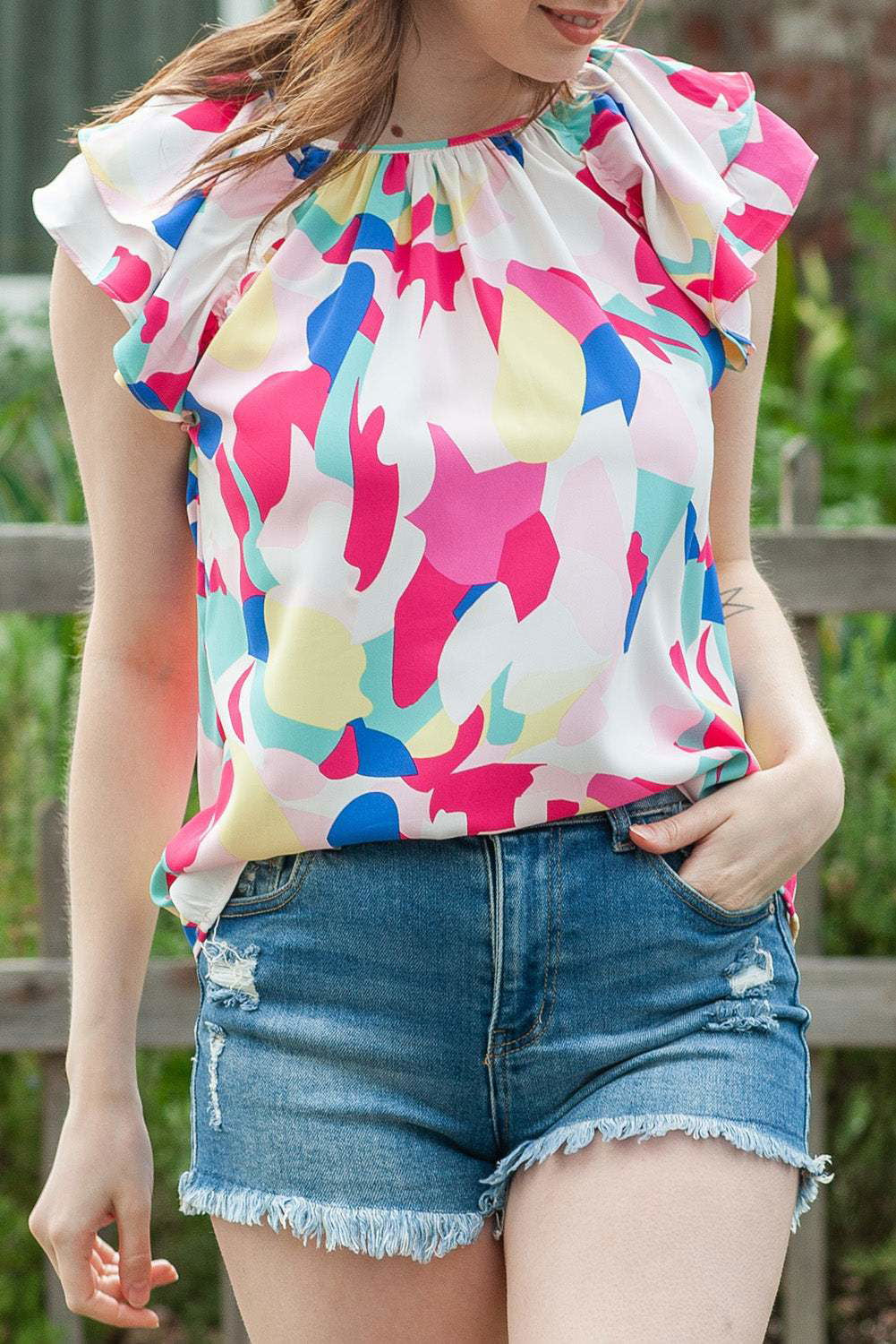 Multicolor Abstract Pattern Ruffle Sleeve Blouse - Vesteeto