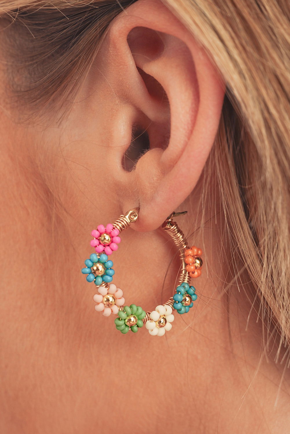 Pink Contrast Beaded Flowers Round Shape Dropping Earrings - Vesteeto