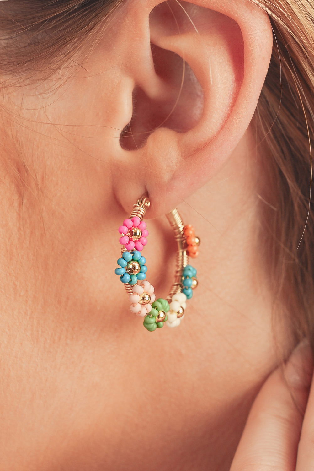 Pink Contrast Beaded Flowers Round Shape Dropping Earrings - Vesteeto