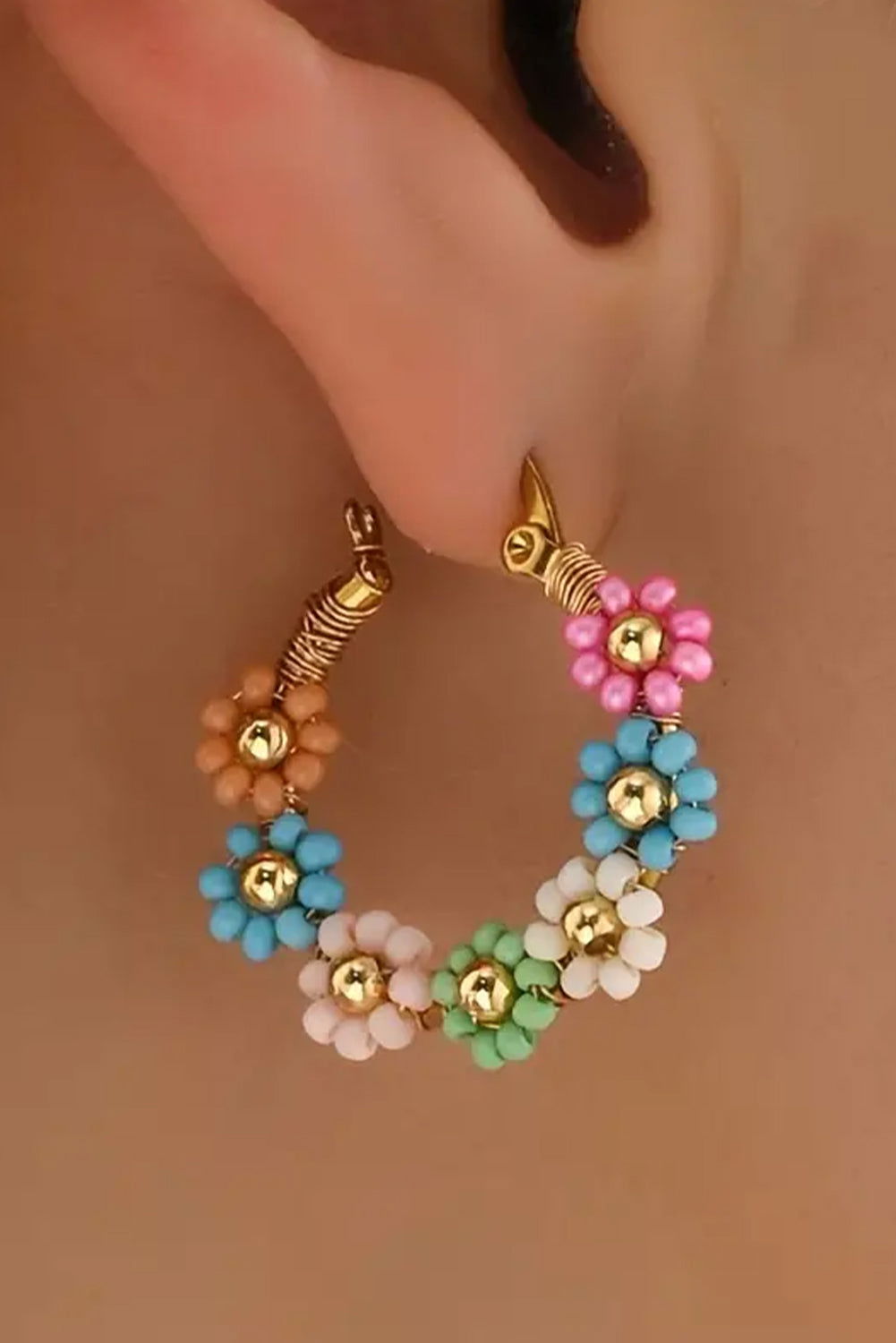 Pink Contrast Beaded Flowers Round Shape Dropping Earrings - Vesteeto