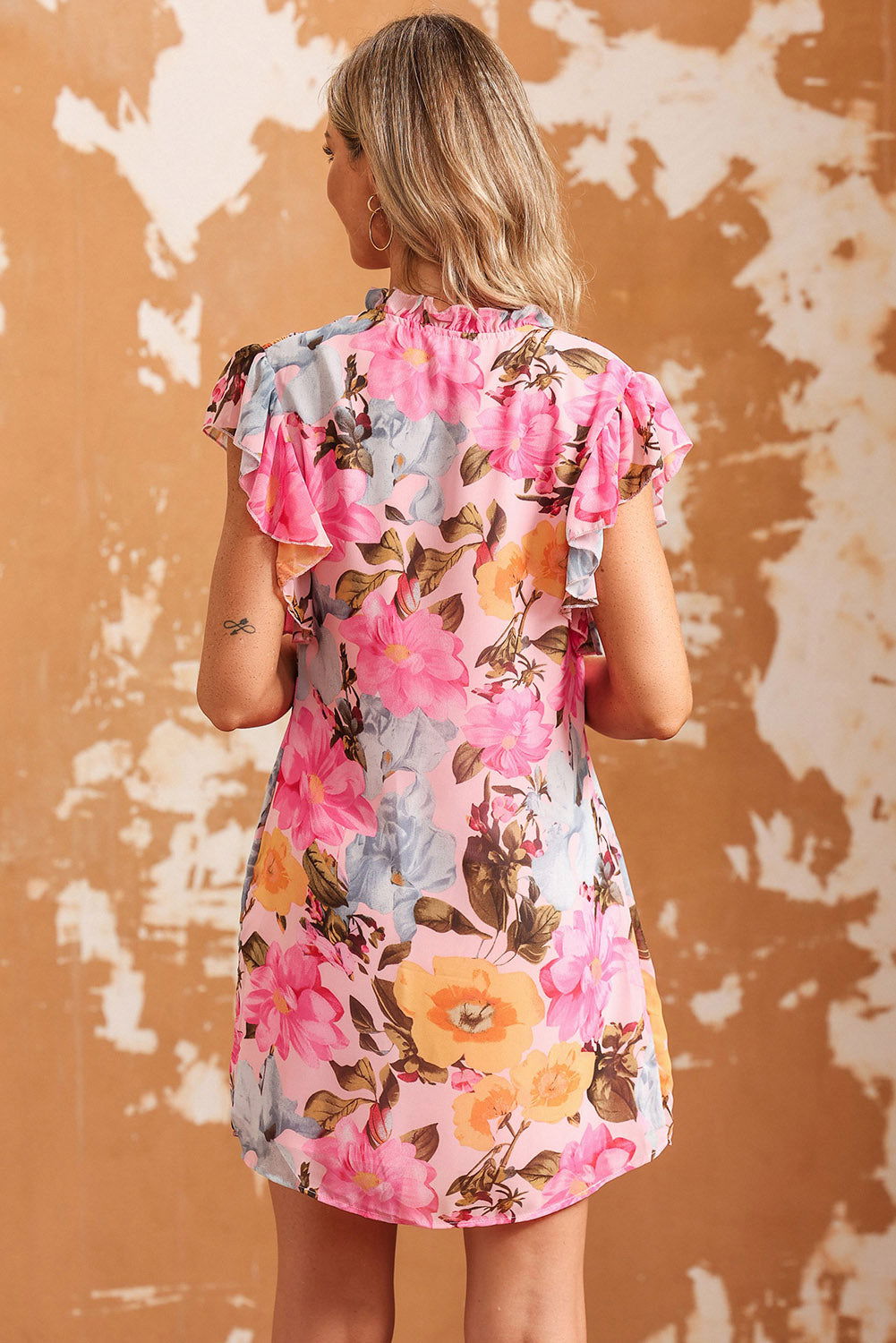 Pink Floral Print Ruffled Sleeveless Short Boho Dress - Vesteeto