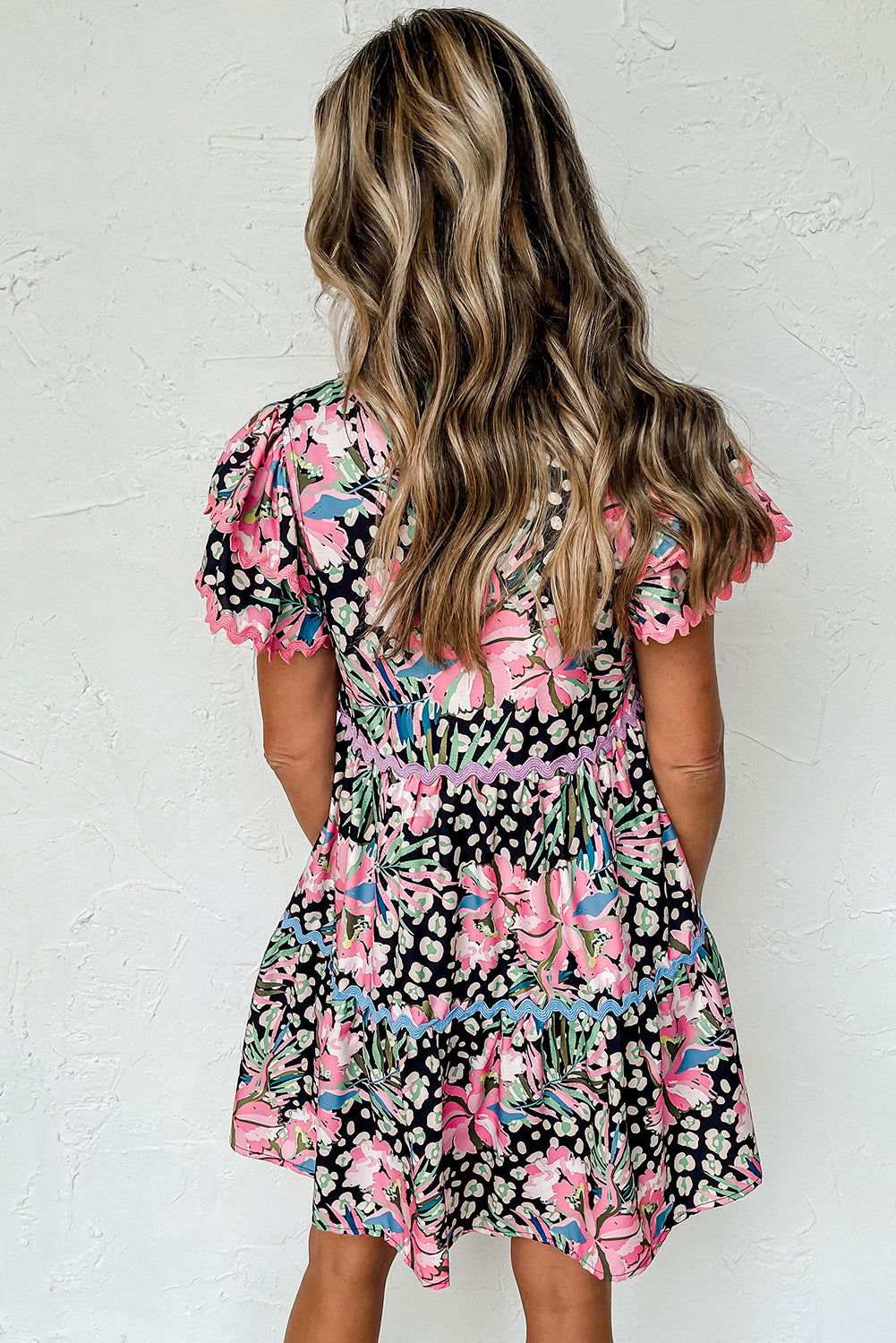 Pink Floral Print Wavy Embellished V Neck Mini Dress - Vesteeto