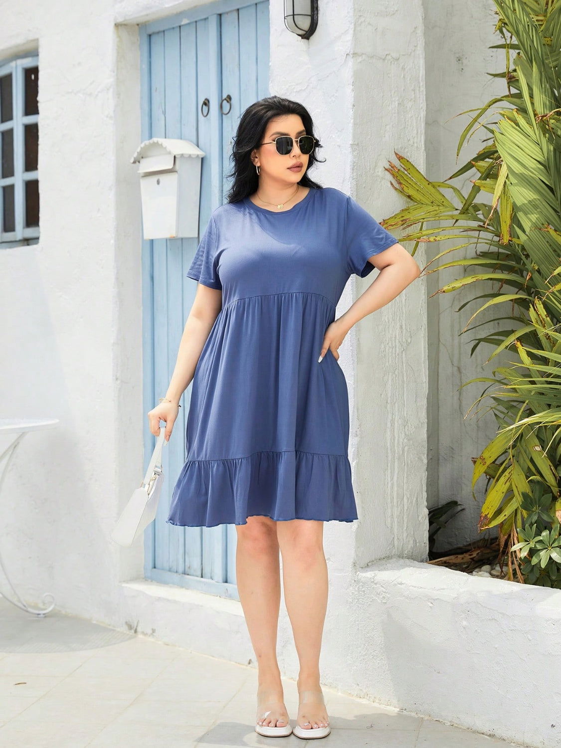 Plus Size Round Neck Short Sleeve Dress - Vesteeto