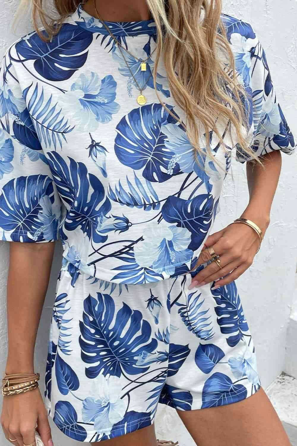 Printed Half Sleeve Top and Shorts Lounge Set - Vesteeto