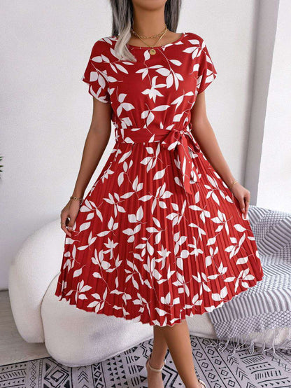 Printed Round Neck Short Sleeve Pleated Dress - Vesteeto