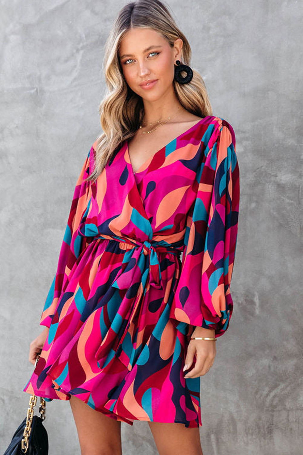 Red Abstract Printed Belted Puff Sleeve Short Dress - Vesteeto