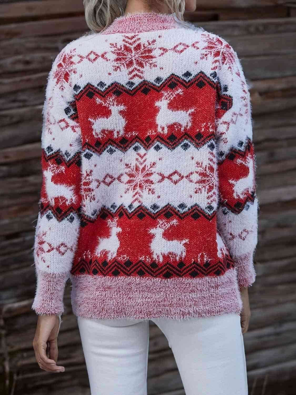 Reindeer & Snowflake Round Neck Sweater - Vesteeto