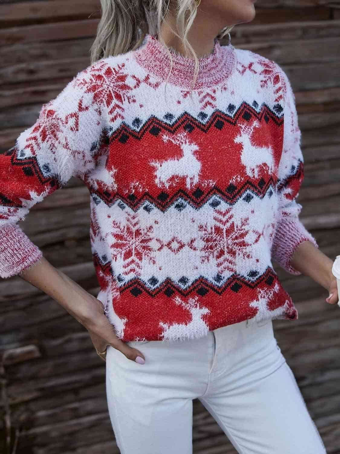 Reindeer & Snowflake Round Neck Sweater - Vesteeto