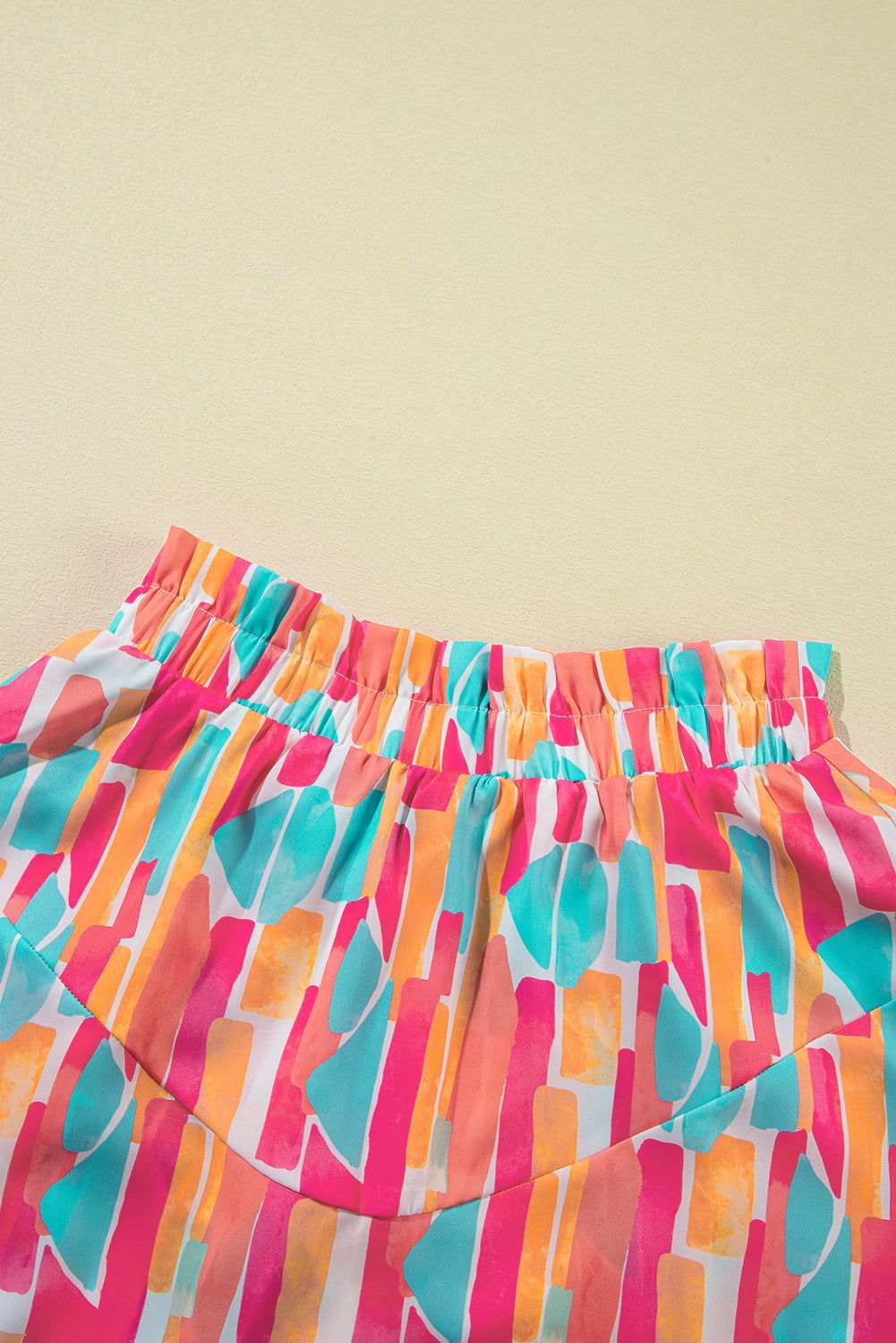 Rose Abstract Print A Line Ruffled Hem Shorts - Vesteeto