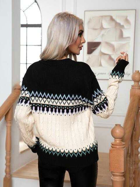 Round Neck Cable-Knit Sweater - Vesteeto