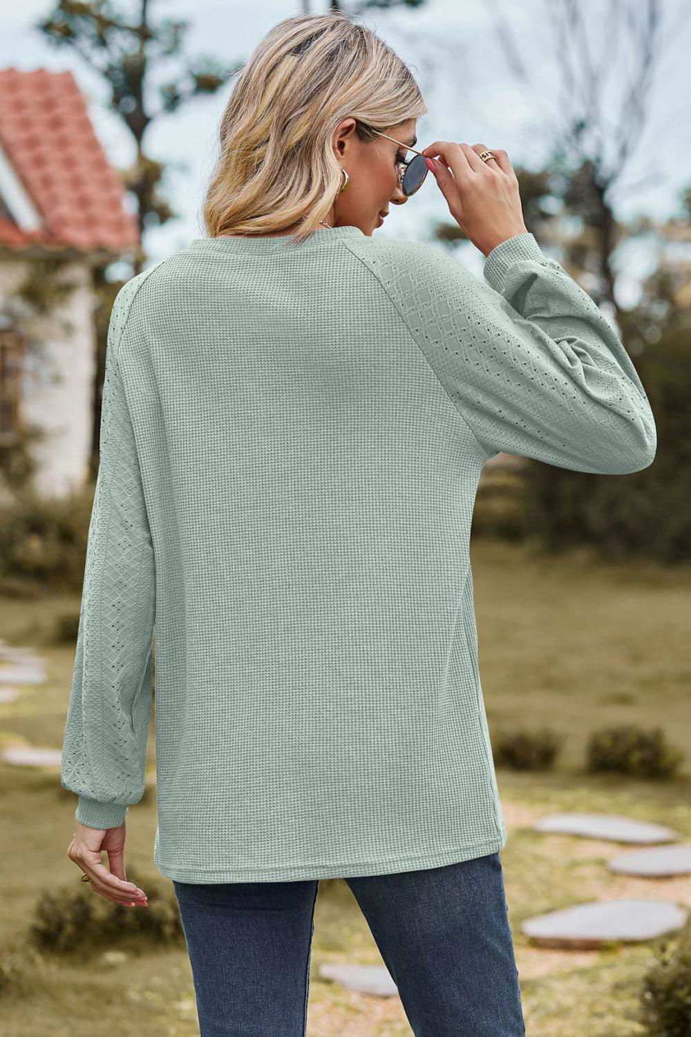 Round Neck Raglan Sleeve Sweatshirt - Vesteeto