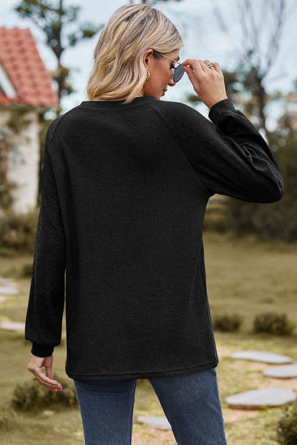 Round Neck Raglan Sleeve Sweatshirt - Vesteeto