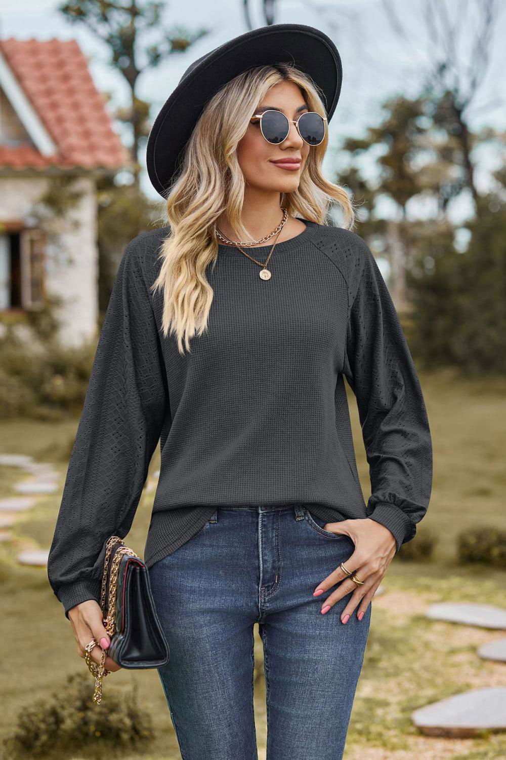 Round Neck Raglan Sleeve Sweatshirt - Vesteeto