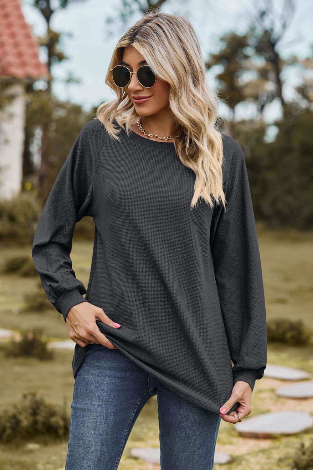 Round Neck Raglan Sleeve Sweatshirt - Vesteeto