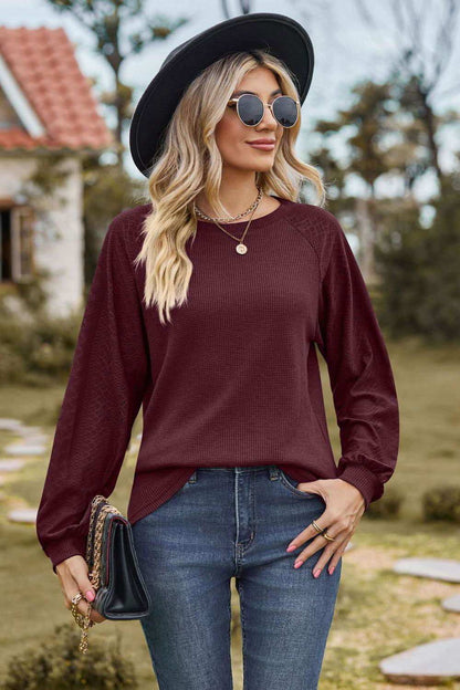 Round Neck Raglan Sleeve Sweatshirt - Vesteeto