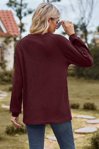 Round Neck Raglan Sleeve Sweatshirt - Vesteeto