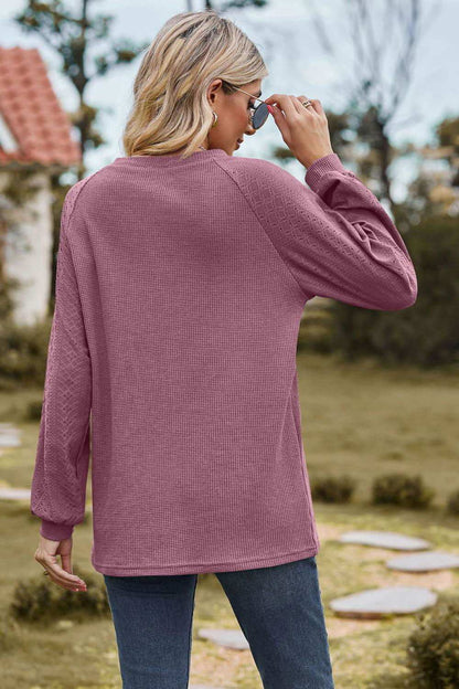 Round Neck Raglan Sleeve Sweatshirt - Vesteeto