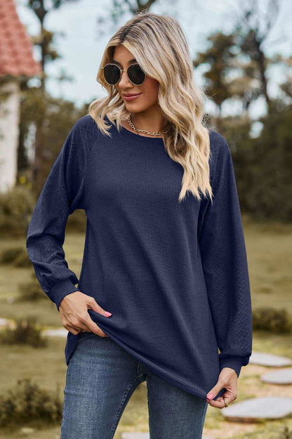 Round Neck Raglan Sleeve Sweatshirt - Vesteeto