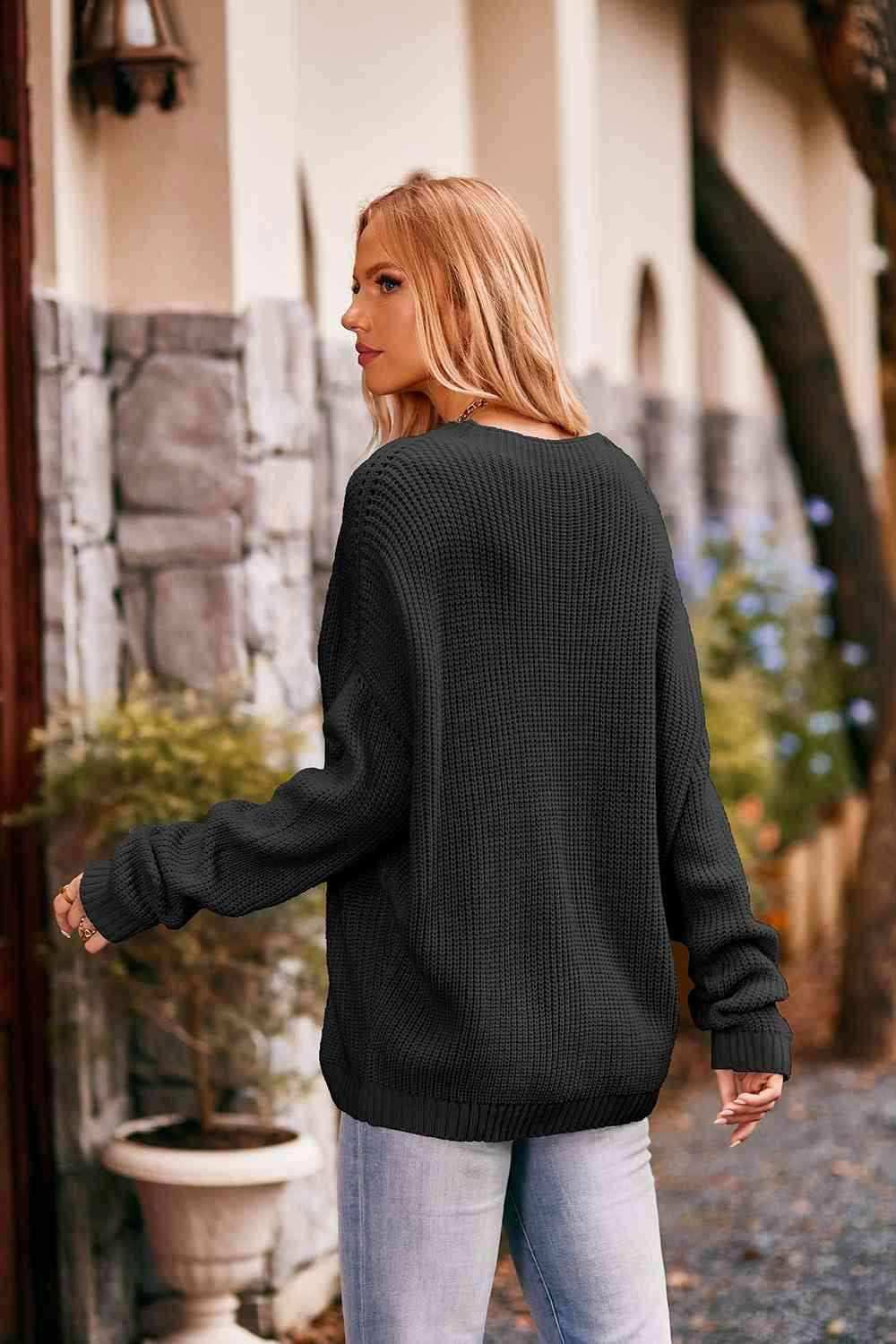 Round Neck Sweater with Pocket - Vesteeto