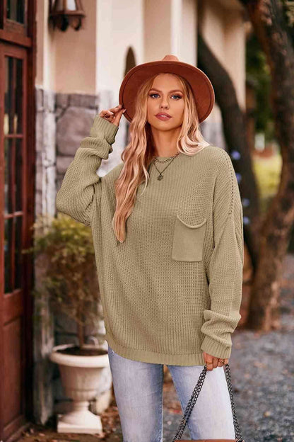 Round Neck Sweater with Pocket - Vesteeto