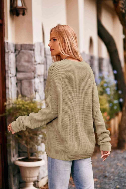 Round Neck Sweater with Pocket - Vesteeto