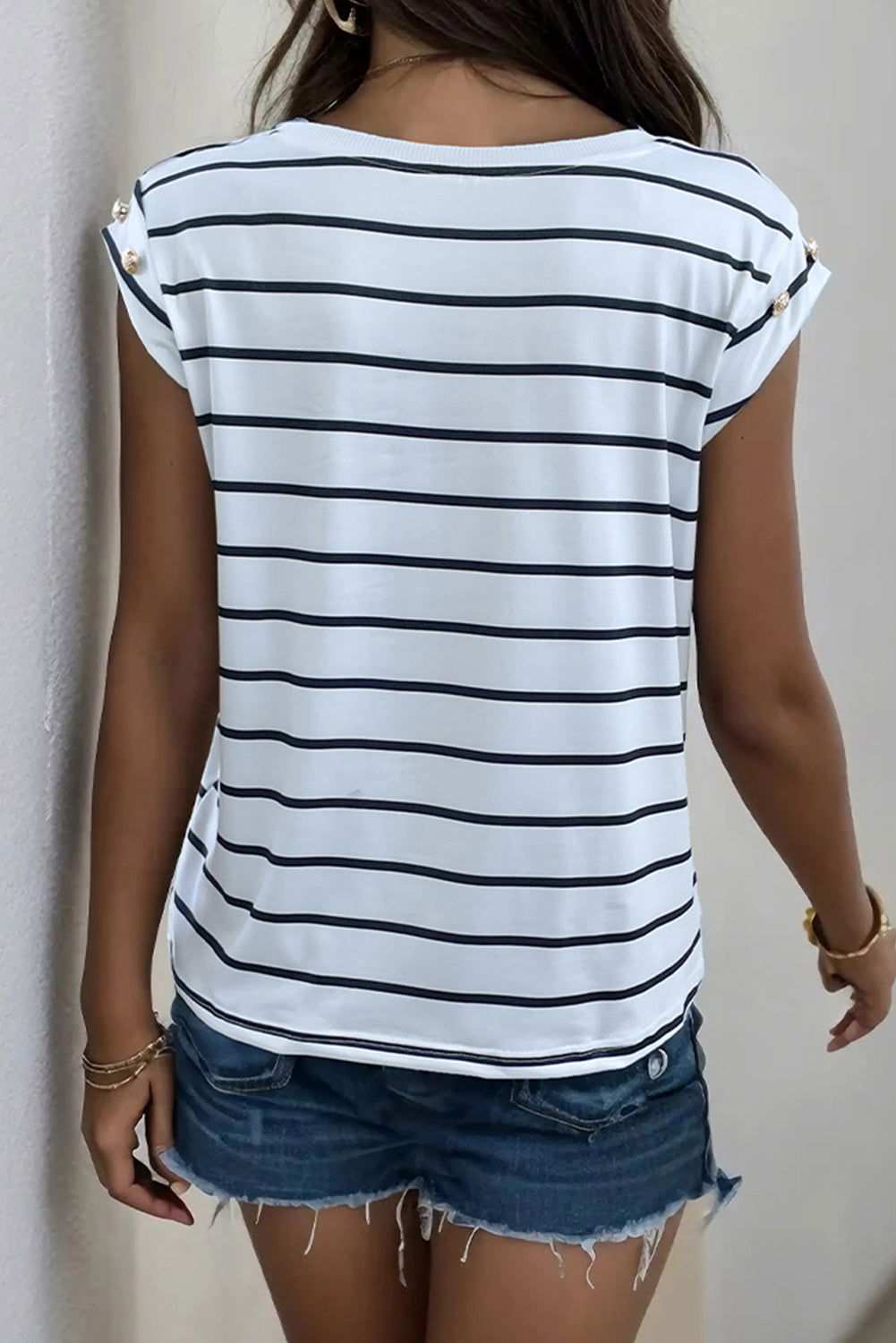 White Casual Stripe Buttoned Detail Round Neck T Shirt 